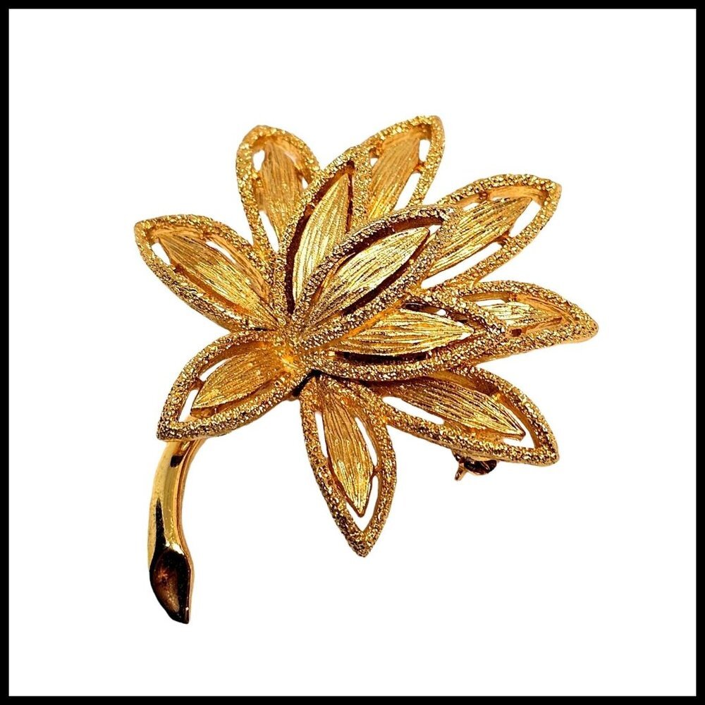 Vintage Brooch Pin Signed‎ Avon Gold Tone Brushed Texture Stemmed Petal Flower